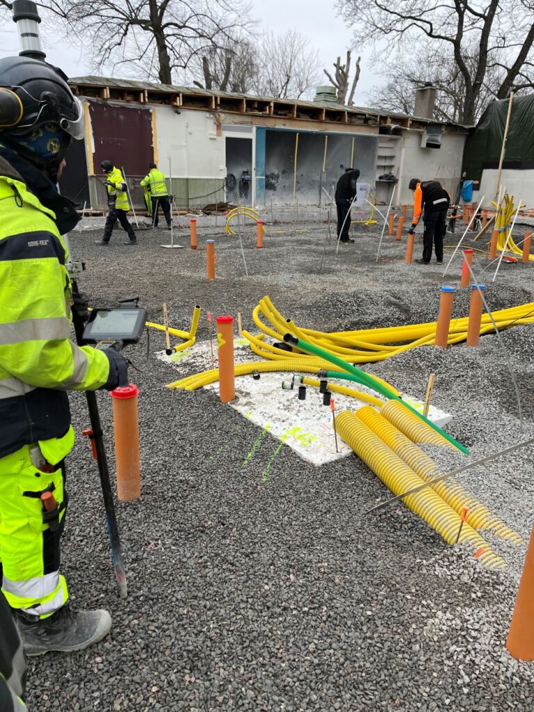 Djurgårdsbrunnsvärdshus grundläggning, Överunder Mark